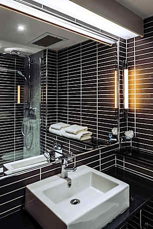 Penta Standard King Room