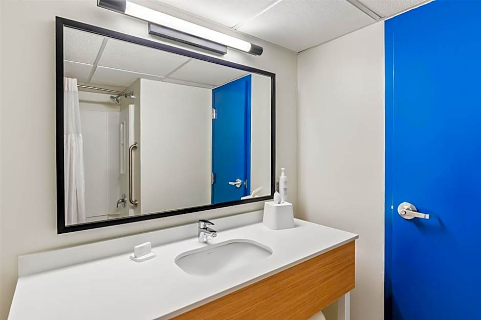 Spark by Hilton Lexington