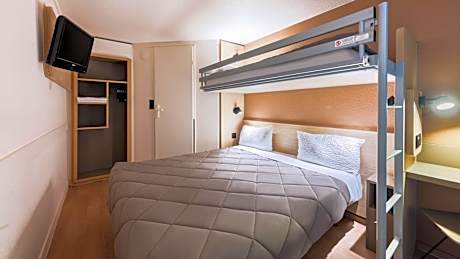 Standard Queen Room with One Bunk Bed
