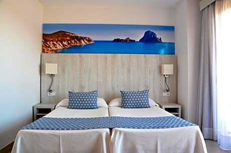 Junior Suite with Balcony