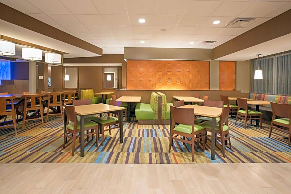 Fairfield Inn & Suites by Marriott Burlington