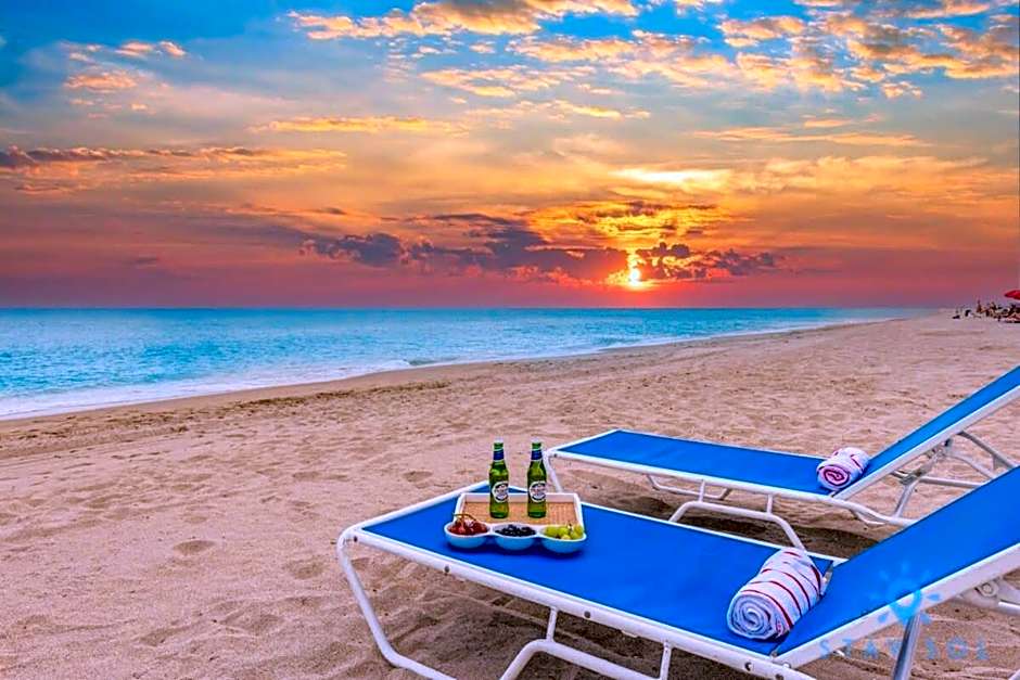 Hot tub & Rooftop pool- Near Beach