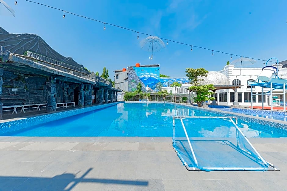 RedDoorz @ Niagara Waterpark