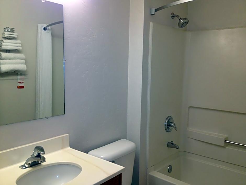 Super 8 by Wyndham Roseburg