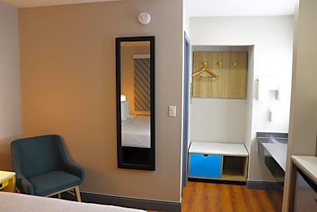 King Room - Non-Smoking