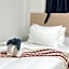 Montana Hotel & Hostel Phuket
