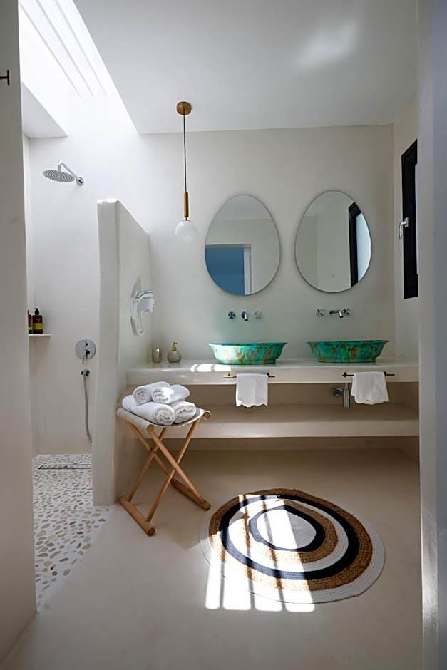 Myconian Theros Luxury Suites