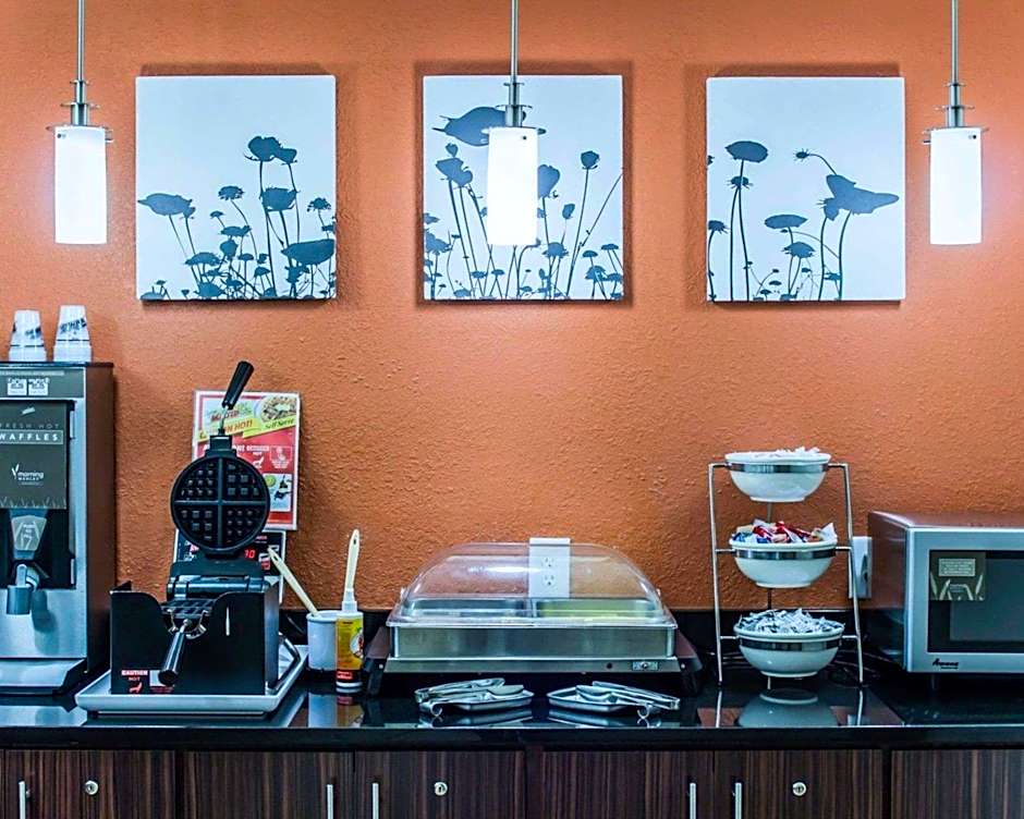 Sleep Inn & Suites Spring Lake - Fayetteville near Fort Bragg