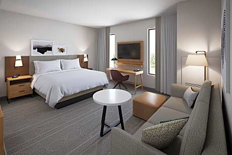 Studio King Suite - Communications Accessible