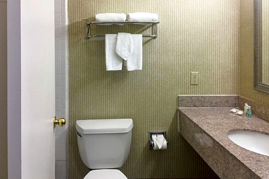 Quality Inn & Suites Oceanside