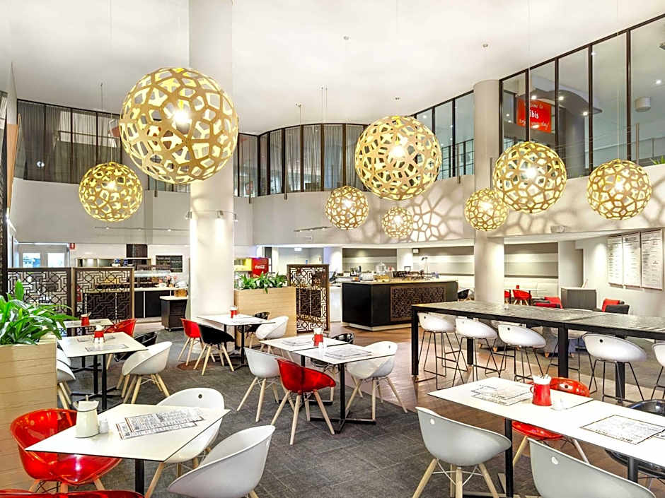 ibis Melbourne Hotel and Apartments