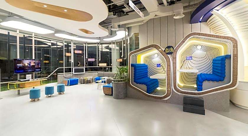 YELLO Kuta Beachwalk Bali