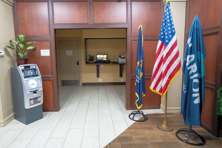 Clarion Hotel Detroit Metro Airport