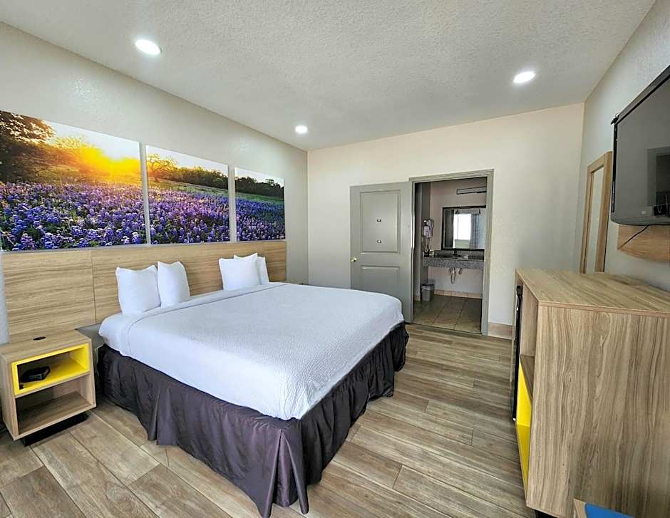 Days Inn by Wyndham Kenedy