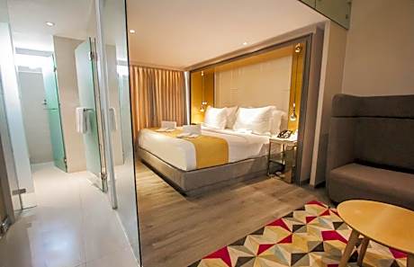 Premium Quadruple Room