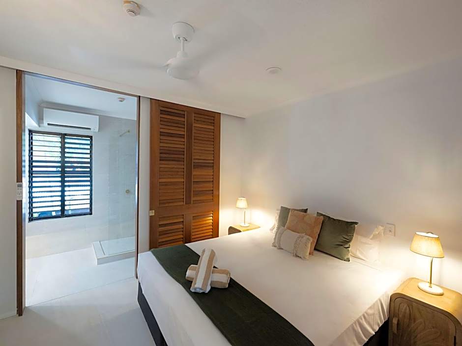 Photo 1 of 8 of Junior Suite, Garden View