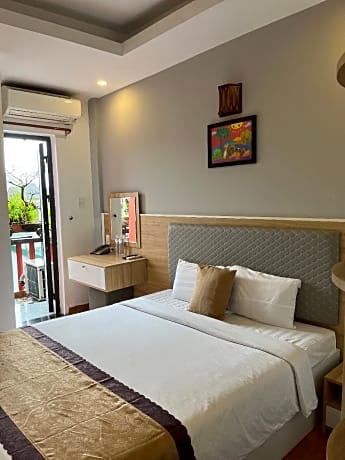 Deluxe Double Pool View