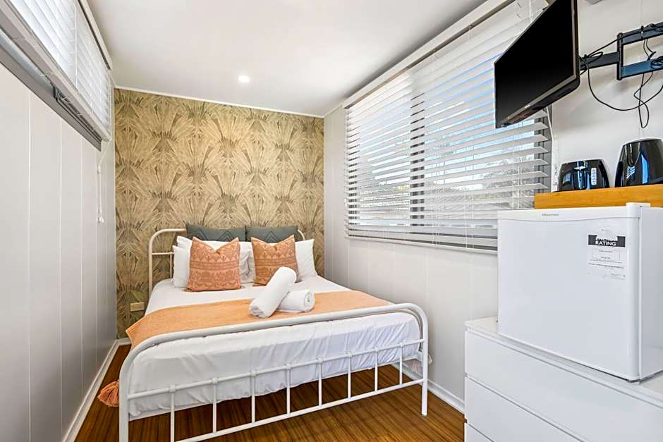 The Med Crescent Head