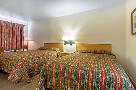 One King Bed - Non-Smoking