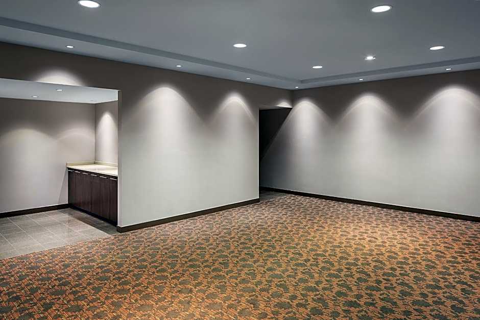 Sheraton Vancouver Airport Hotel