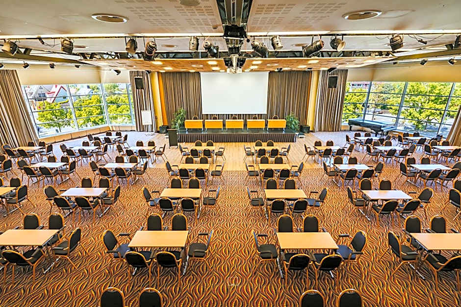 Strand Spa & Conference Hotel