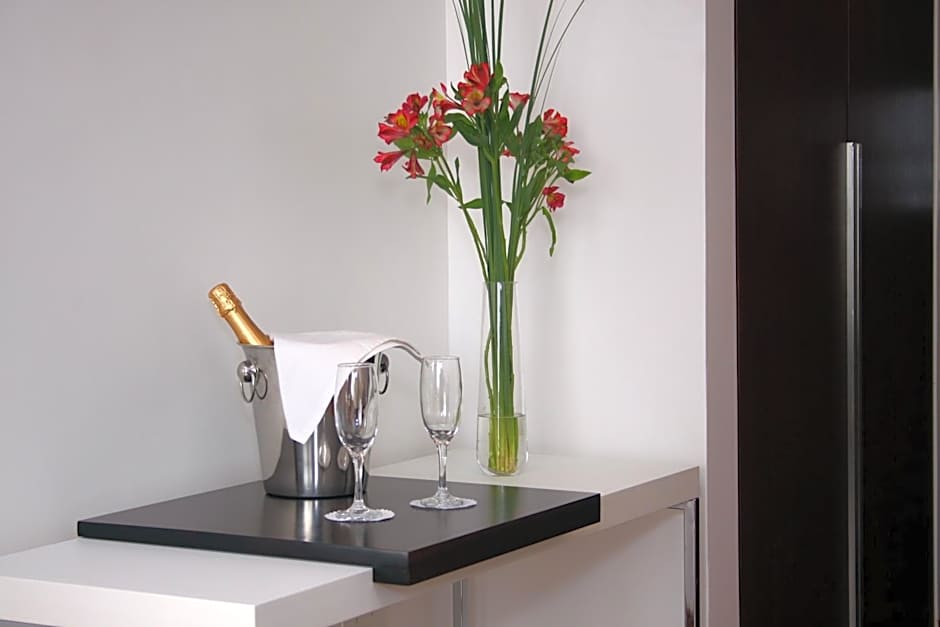 San Isidro Plaza Hotel