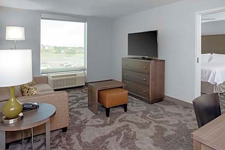 One-Bedroom King Suite - Non-Smoking