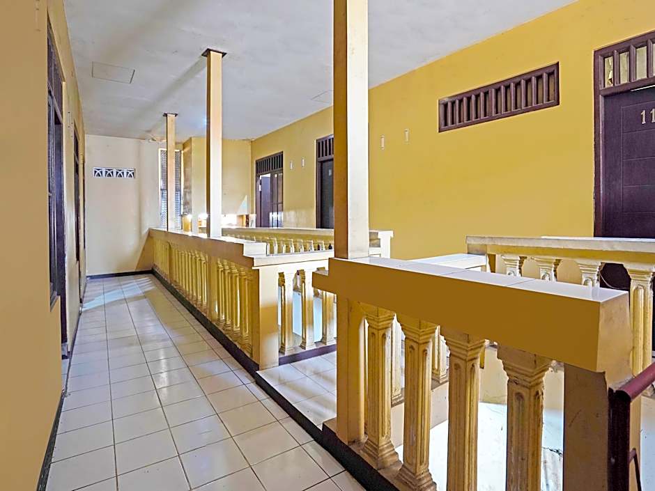 Spot On 91695 Hotel Benteng Portugis