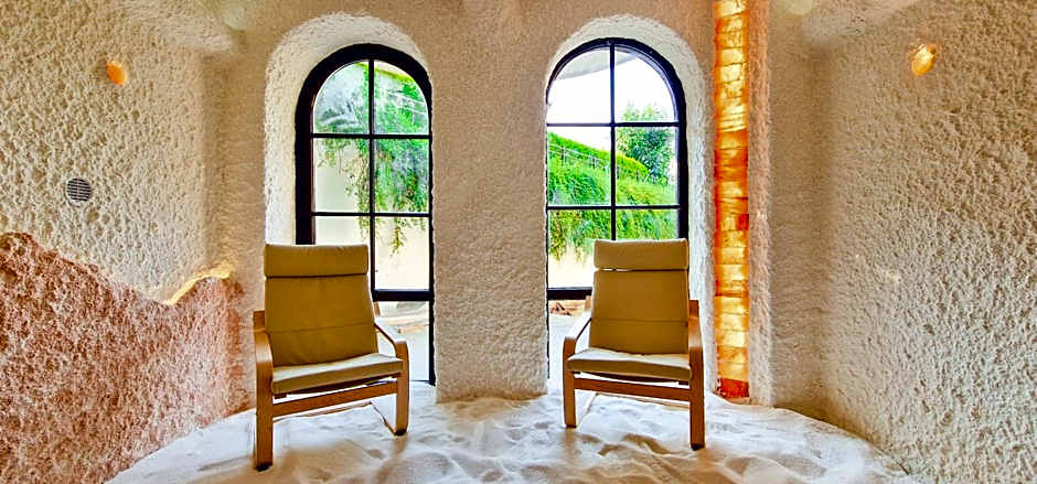 Grand Royale Apartment Complex & Spa