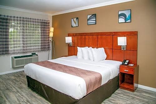 Quality Inn & Suites Thousand Oaks - US101