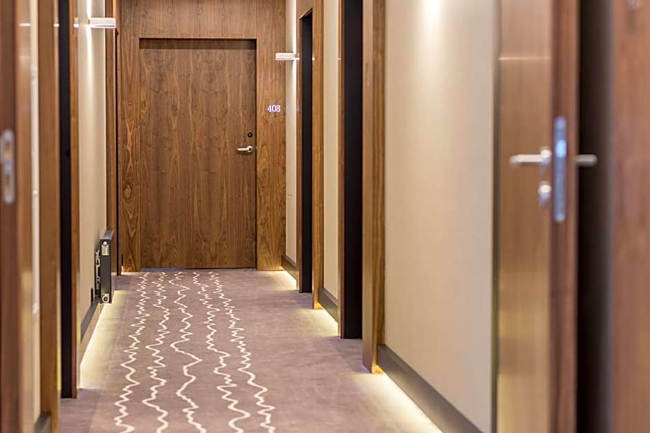 Grand Ascot Hotel