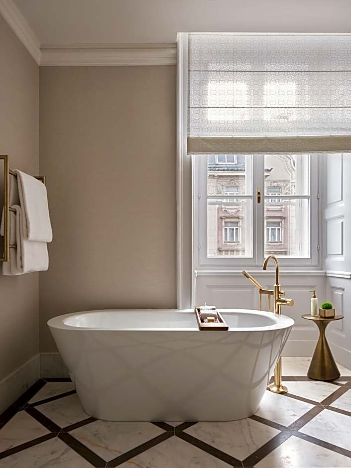 Rosewood Vienna