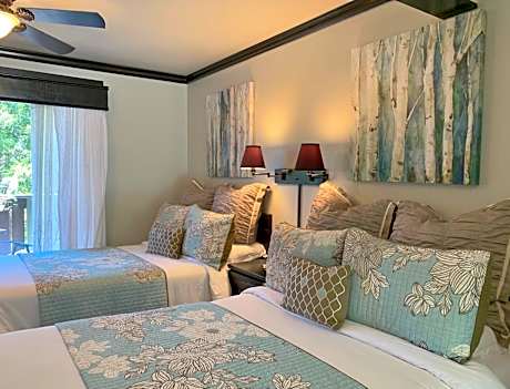 Deluxe Queen Room with Two Queen Beds