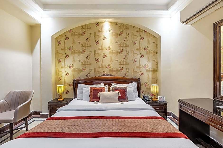 Hotel Emperor Palms