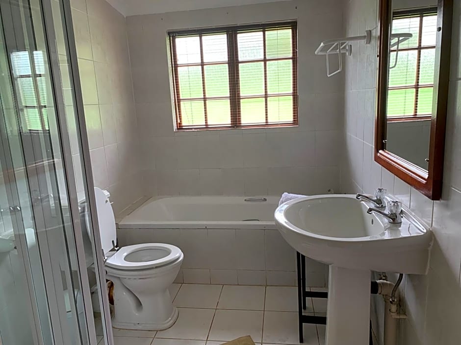 Kransberg Country Lodge Guest Farm