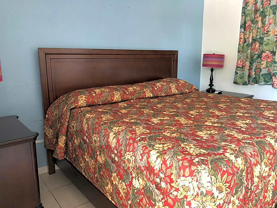 Glades Motel - Naples