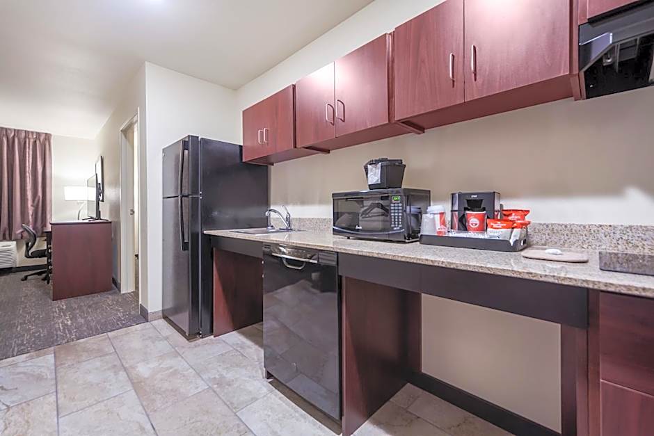 Cobblestone Inn & Suites-Fremont