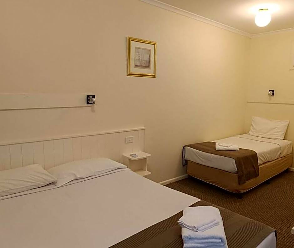 Lazy River Motor Inn