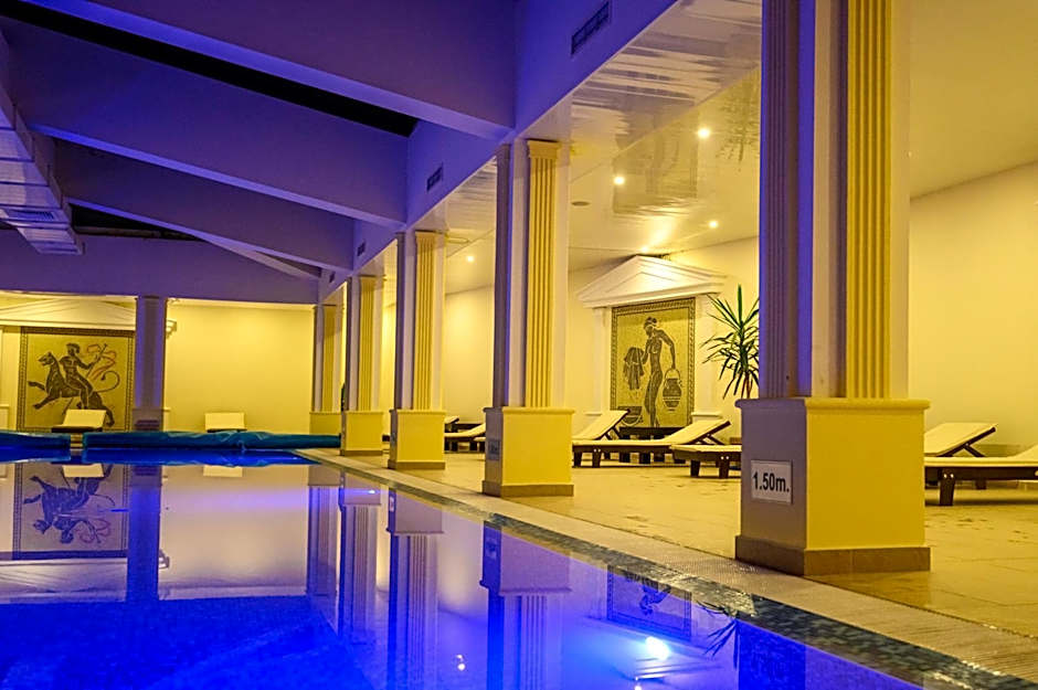 Parklands Hotel & Pool