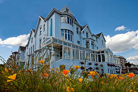 Marine Hotel