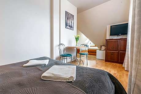 Quadruple Room with Private Bathroom