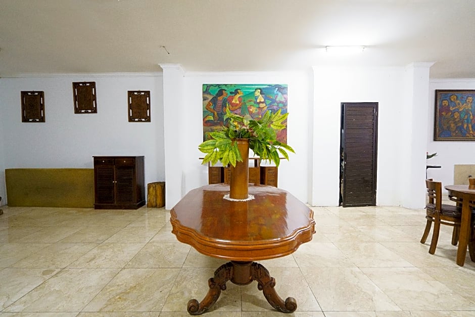 OYO 92249 Wisma Rina Rini Tegalega Park