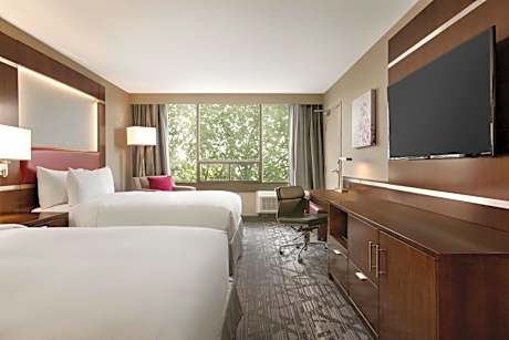 2 Queens Deluxe Room