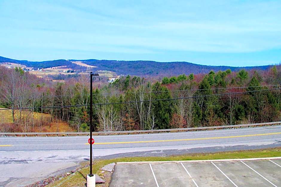 Crystal Springs Inn And Suites