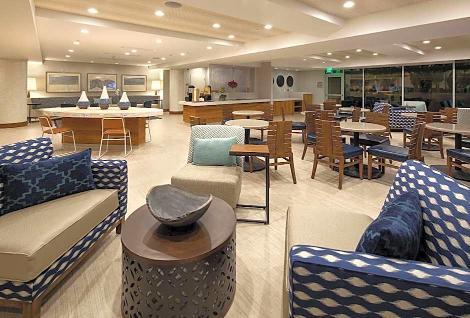 Redondo Beach Hotel, Tapestry Collection by Hilton