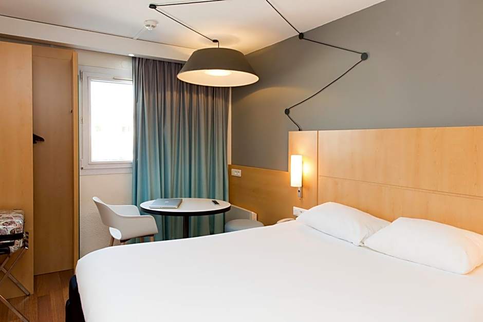 ibis Sisteron
