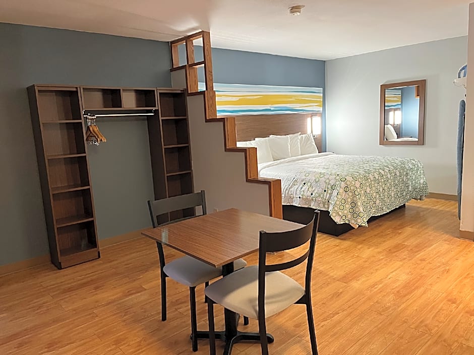 HomeTowne Studios Amarillo West