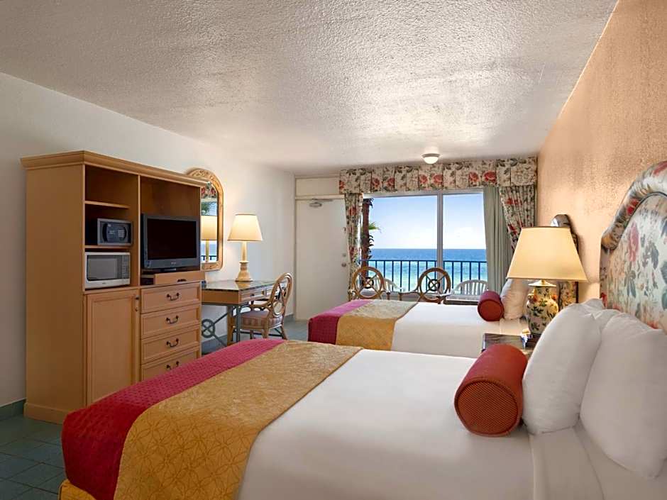 Days Inn by Wyndham Panama City Beach/Ocean Front