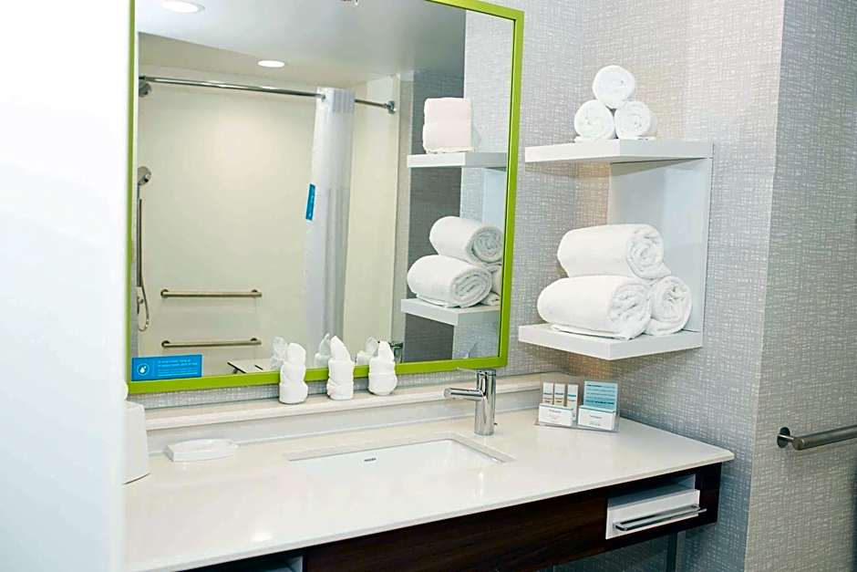 Hampton Inn By Hilton and Suites Dundee