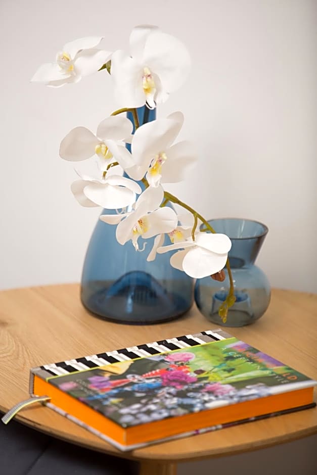 Diana Seaport Apartments